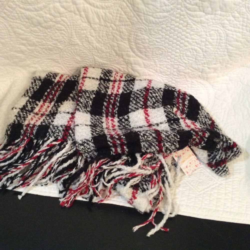 Free People Emerson Plaid Scarf NWT - Picture 4 of 4